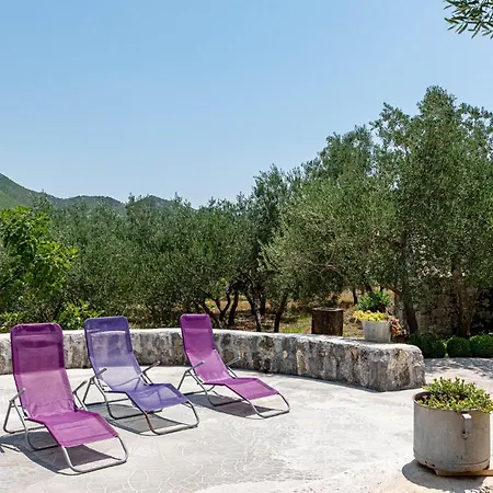 With A Fireplace 388 Stone Harbor