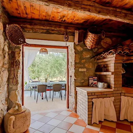 With A Fireplace 388 Casa de Férias Ston