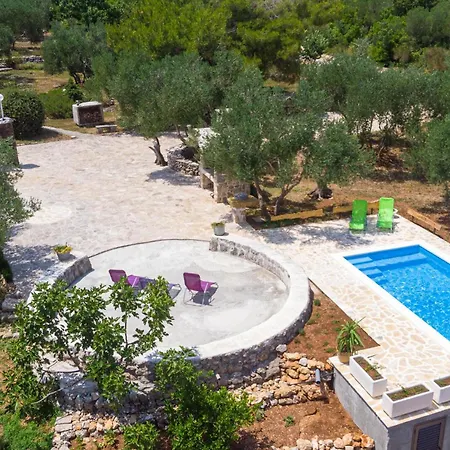 Beautiful Home In Ston With Wifi