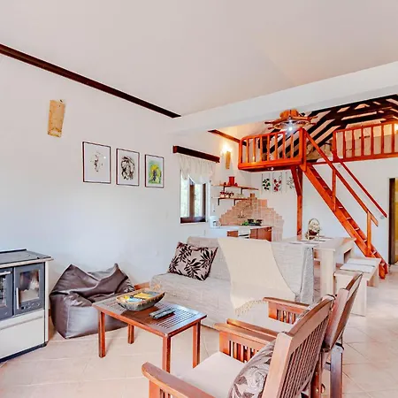 With A Fireplace 388 펜션 스톤