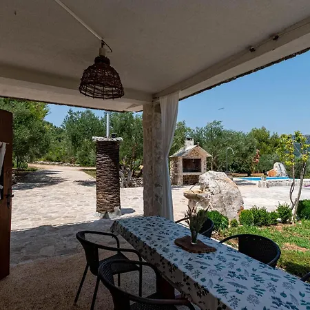 Beautiful Home In Ston With Wifi *