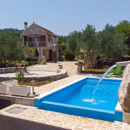 Beautiful Home In Ston With Wifi Ston